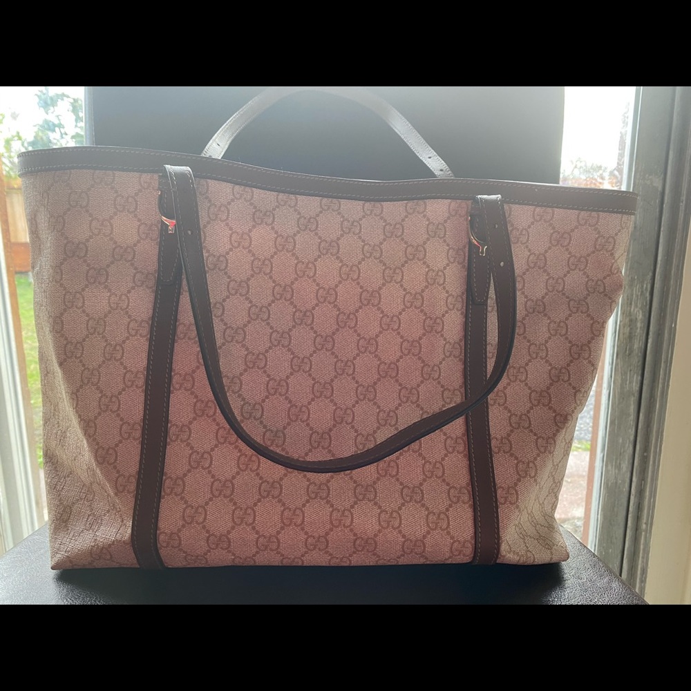 Gucci GG Supreme Tote Bag